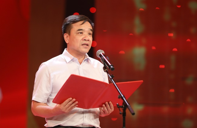 1自治区卫生健康委副主任、党组成员麦家志致辞。.JPG